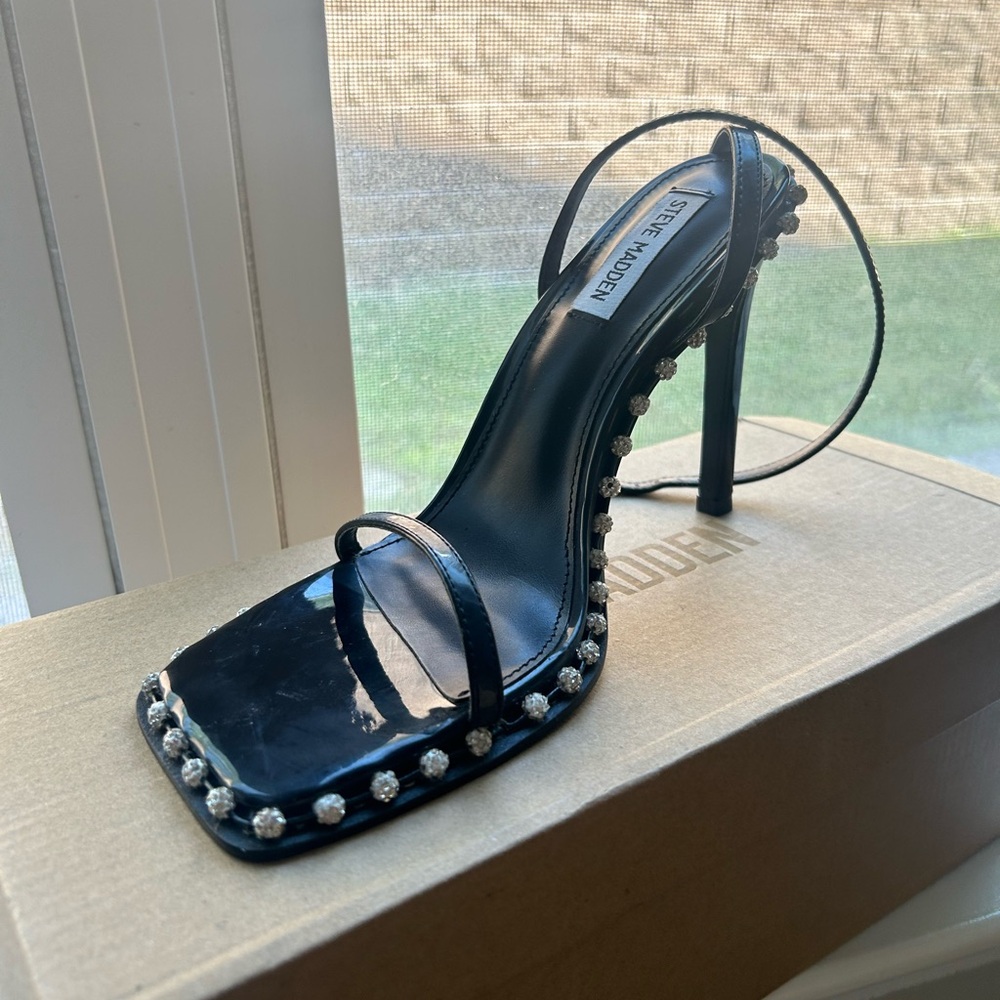Steven Madden Black Heel